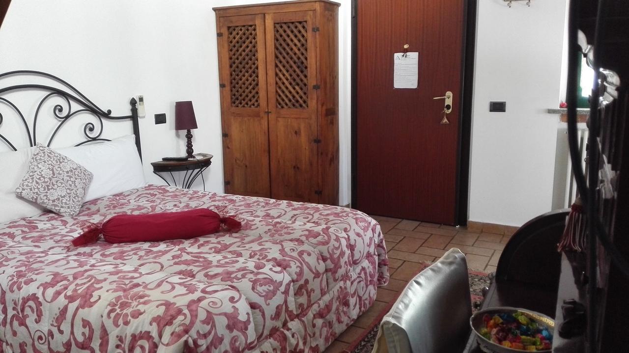 Agriturismo Maiocchi Villa Borgarello Værelse billede